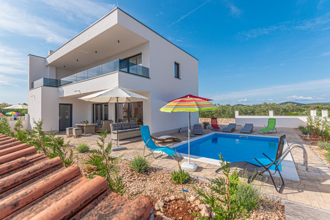 Izrada web stranice putem Apartmanice za luxuryvilladalmatia.com