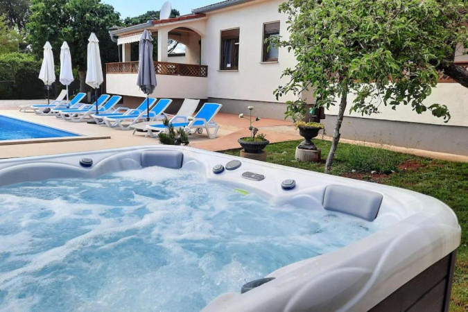 Apartments Rudez - Pool - Jacuzzi - Fažana