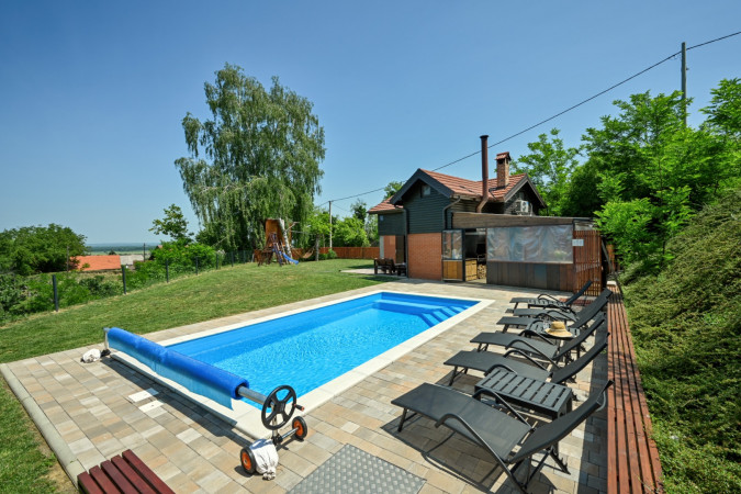 Bakino brdo - Granny's hill, Bakovčica, Hrvatska