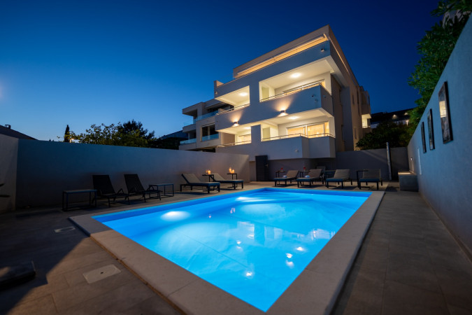 Pool and Breakfast Apartments Villa Maro, Novalja