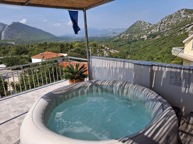 Panoramico apartman sa jacuzzijem