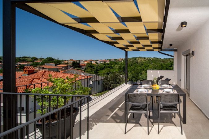 Izrada web stranice putem Apartmanice za zora-suites.com